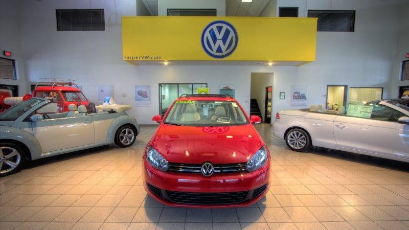 Volkswagen royaal aan kop in terugvallende automarkt