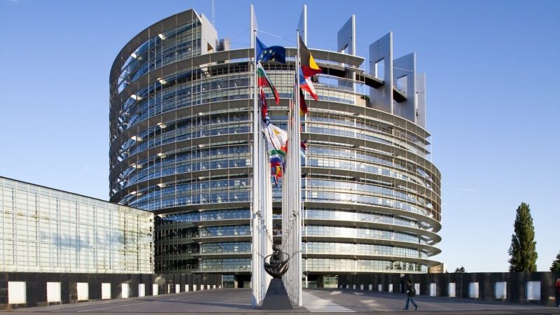 Enquêtecommissie: ‘EC is nalatig in aanpak sjoemelsoftware’