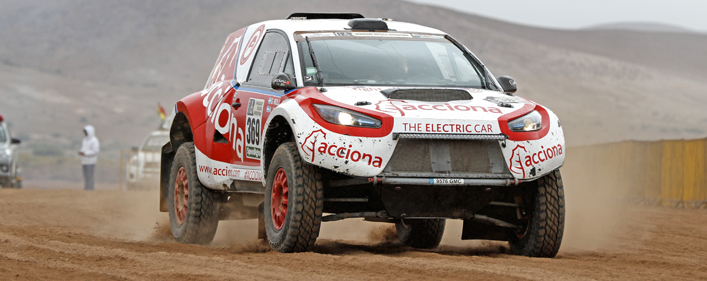 Acciona is het eerste team dat met een volledig custom-made elektrisch voertuig de complete Dakar Rally heeft uitgereden.