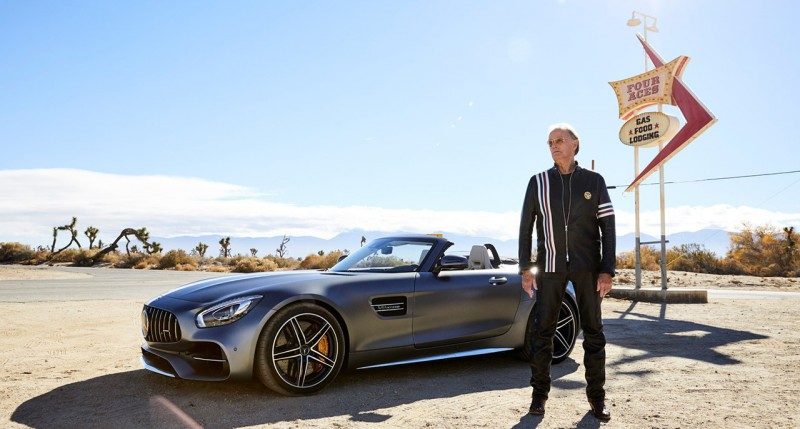 Peter Fonda ‘born to be wild’ in een Mercedes-AMG GT Roadster