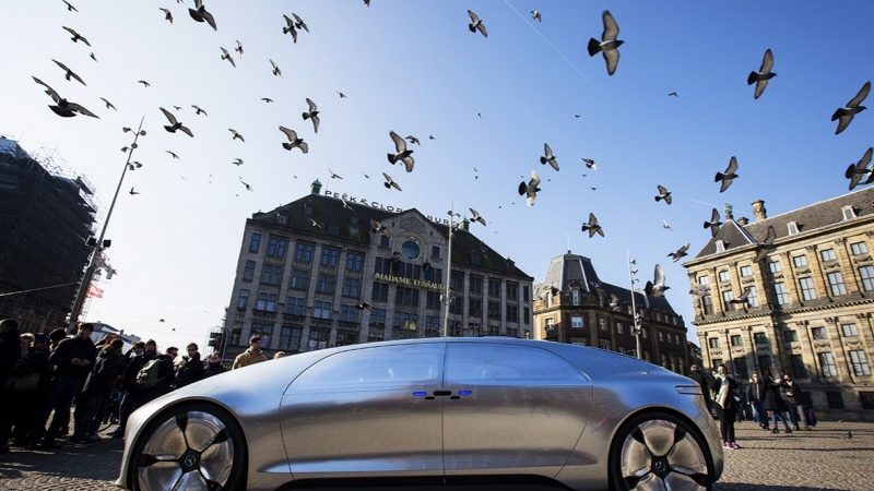 KPMG: 'Nederlander twijfelt over adoptie zelfrijdende auto'