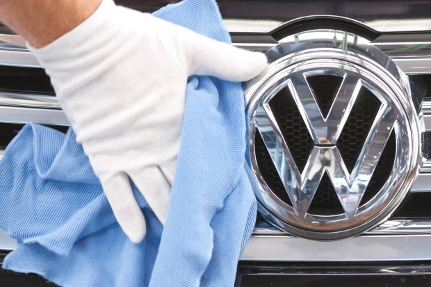 VW haalt acht miljard op met lening