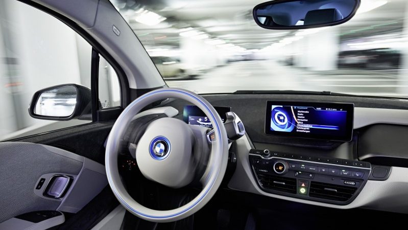 Duitsers en Fransen zien niet veel in autonoom rijden