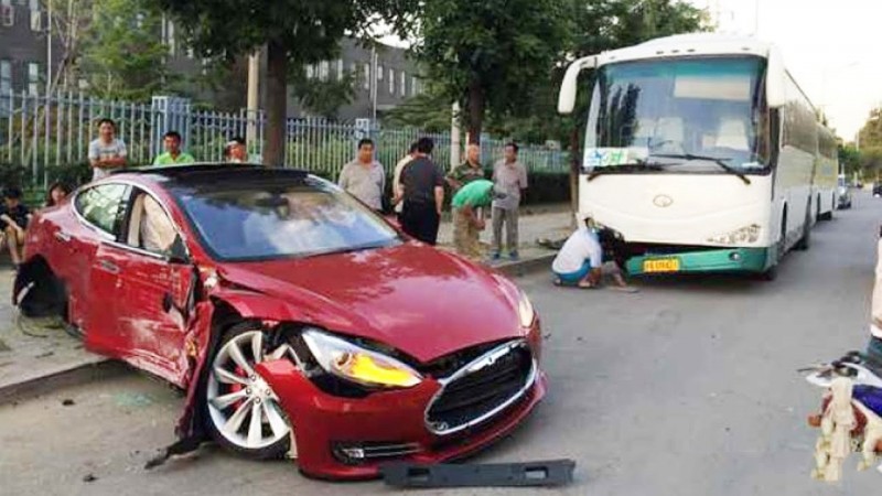 Tesla-rijder claimt vaker en meer schade