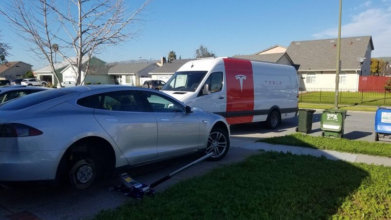 Tesla brengt 350 servicewagens op de weg