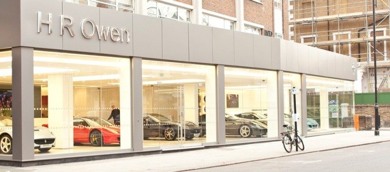 Schoonmakers Britse Ferrari-showroom staken