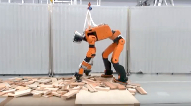 Honda ontwikkelt robot die inzetbaar is bij rampen