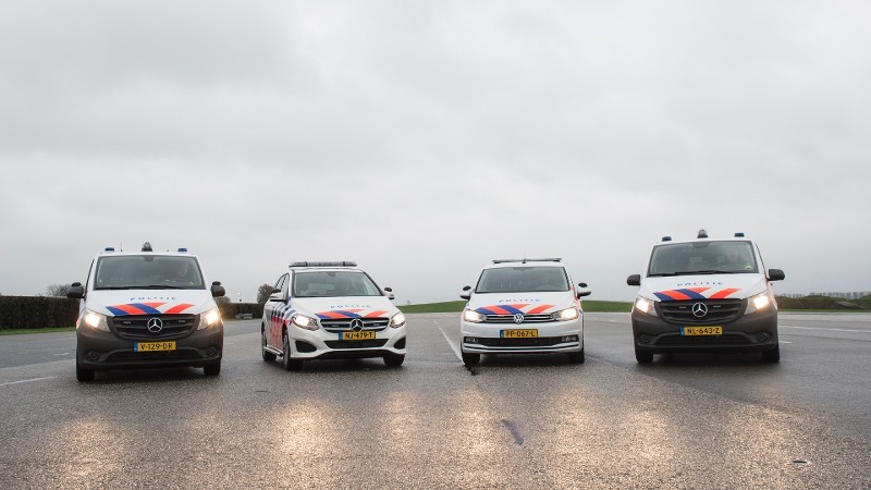 Politie tekent contracten aankoop nieuwe politiewagens