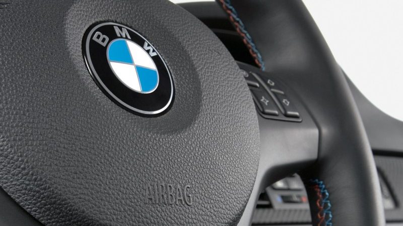 BMW roept in de fik vliegende auto’s terug