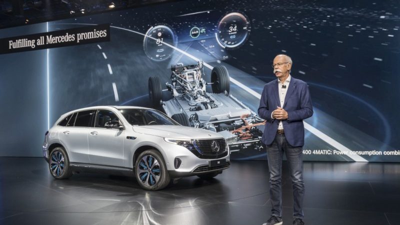 Daimler zou 'sjoemelen' met terugroepacties