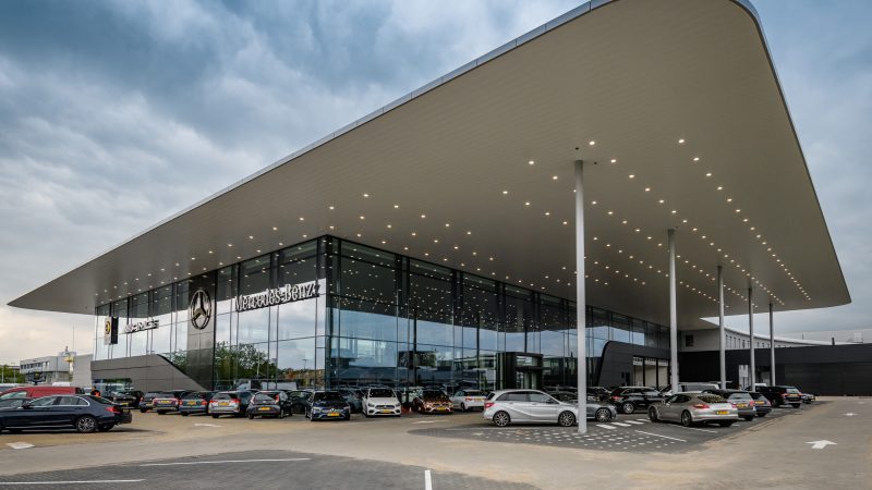 Primeur Mercedes-Benz Den Haag: Eerste 'Flagshipstore' Europa