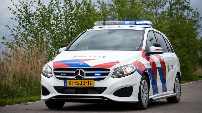 Houden Zogenaamd taxi Nieuwe Mercedes politie-auto's aangepast na klachten -  Automobielmanagement.nl
